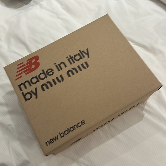 NEW BALANCE x MIU MIU 530 SL bleached suede leather sneakers - size 39.5 - Picture 6 of 9